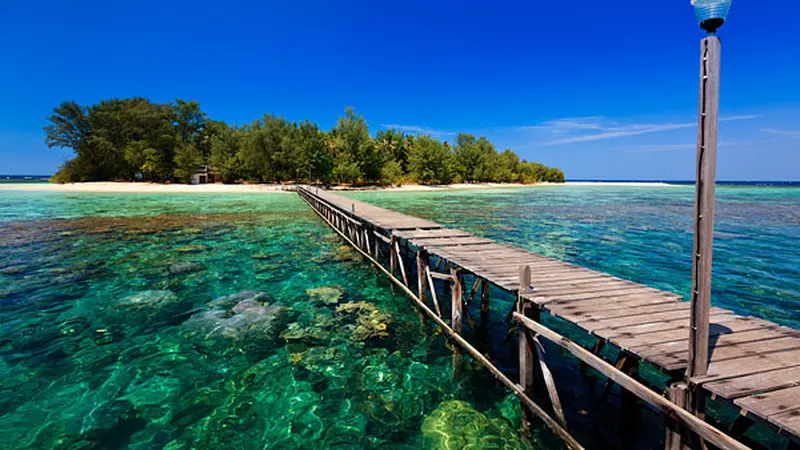 Inilah Pantai yang Indah nan Cantik dari Karimunjawa